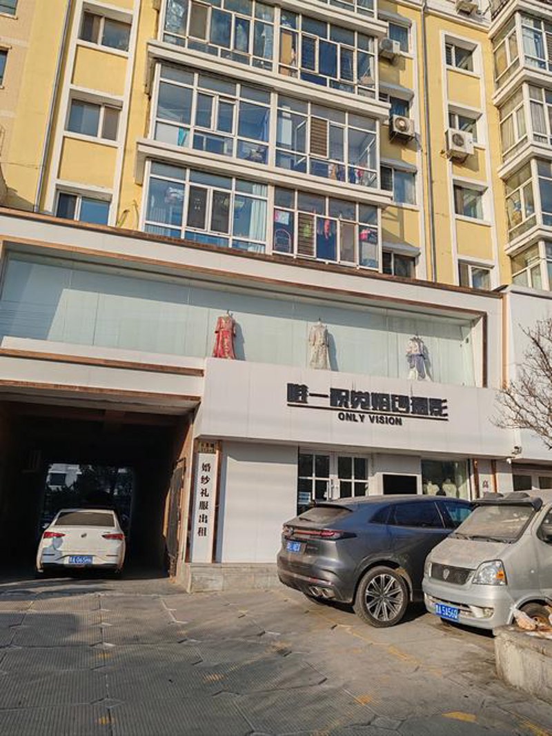 道外区服装店：城市时尚新风景线